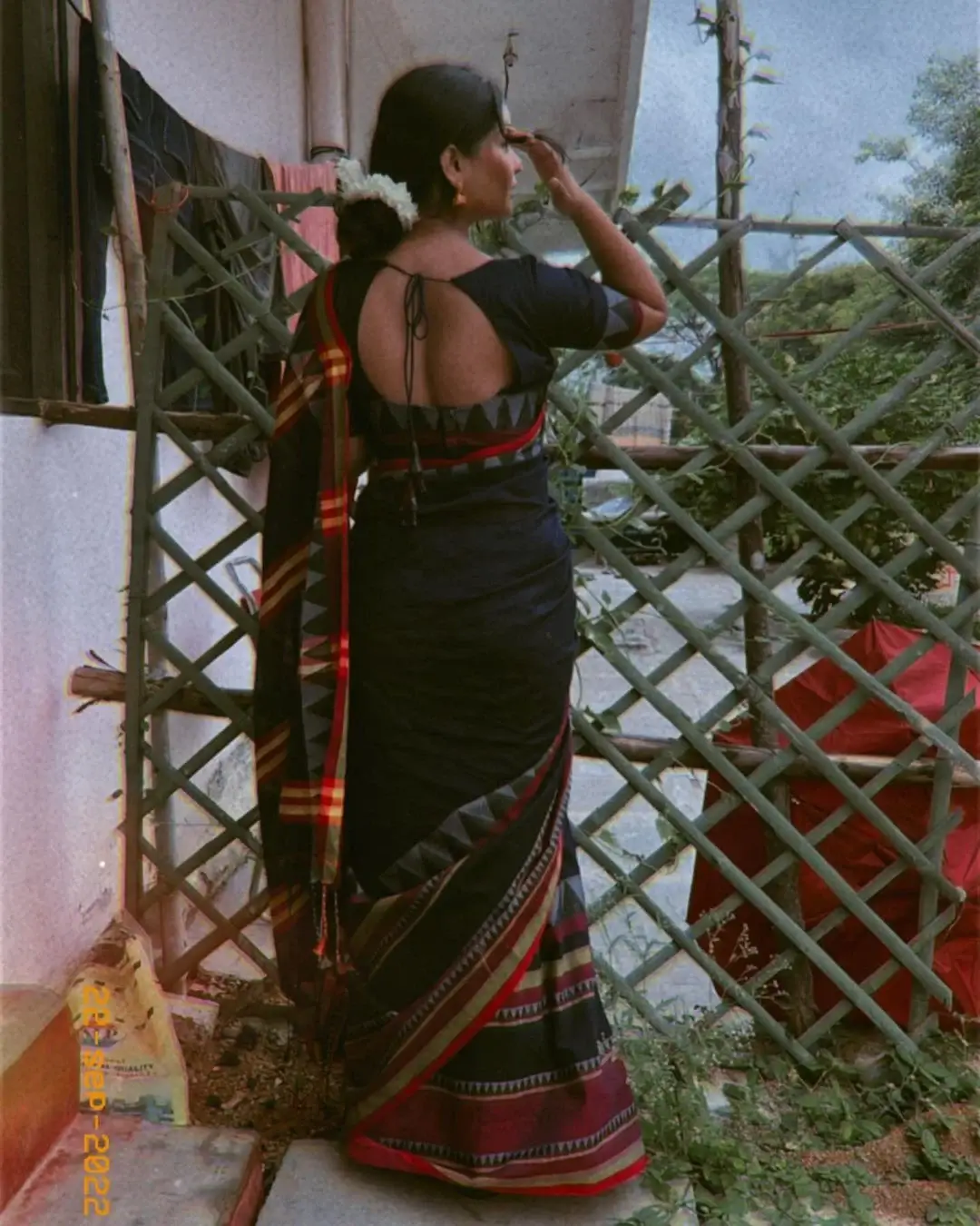 Zee Telugu TV Actress Anu Varsha Images in Black Saree